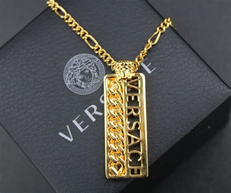 versace kette medusa herren fake|Versace logo false.